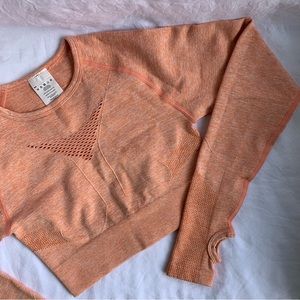 AYBL | Motion Seamless Long Sleeve Crop Top